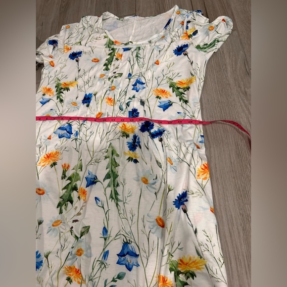 White dress with bright floral pattern -Maxi dress 2XL - Picture 9 of 13